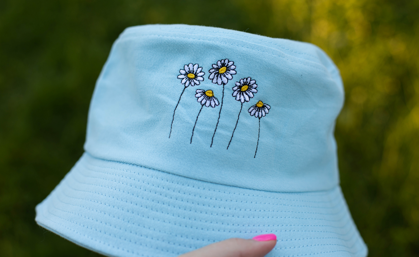 Daisies Embroidered Bucket Hat